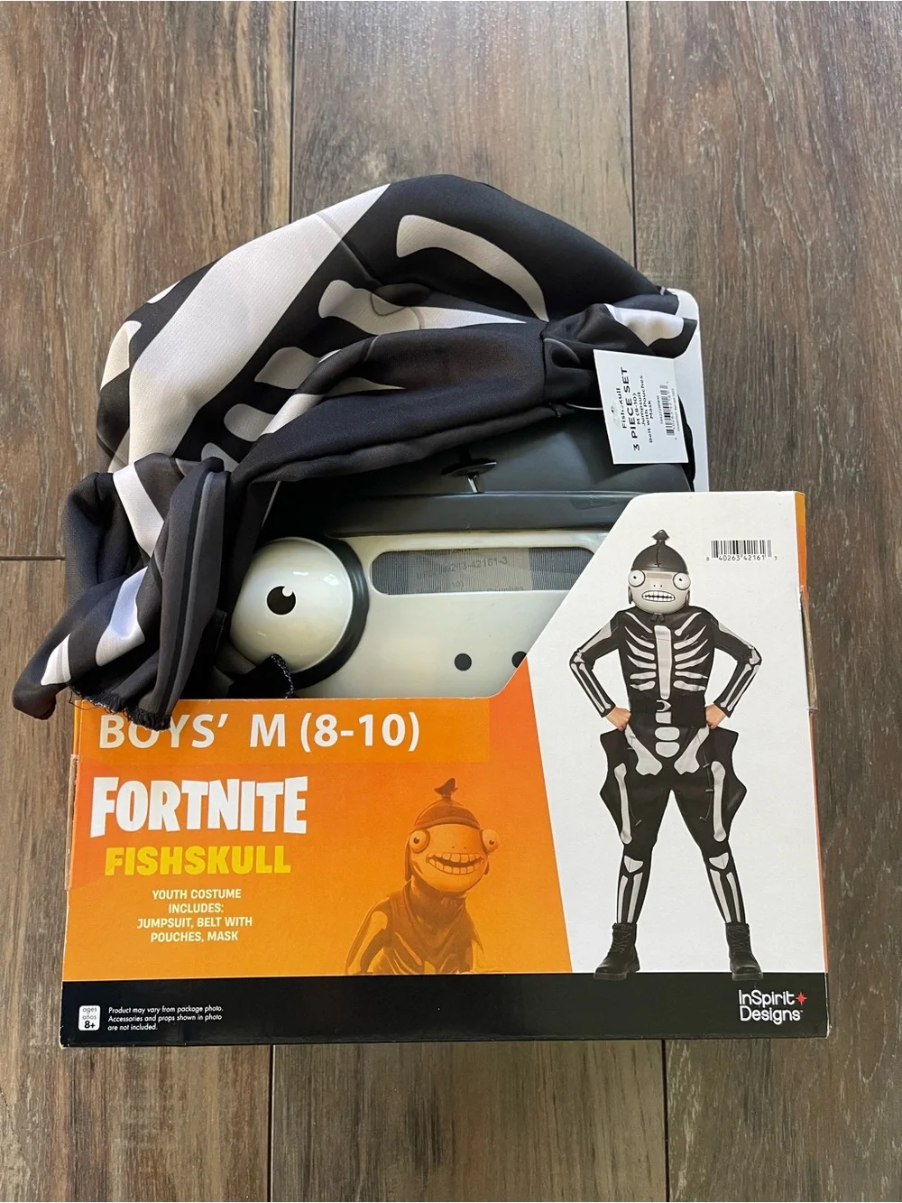 Fortnite Fishskull Youth Halloween Costume for Boys size M (8-10) NWT 3pcs set